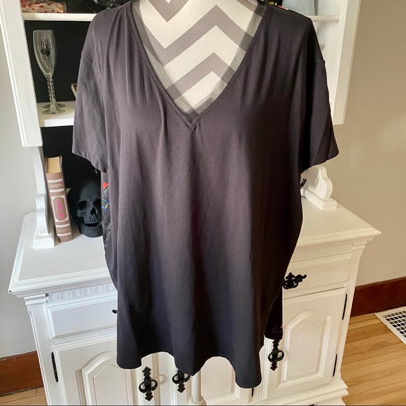 Black Floral Print Back Top - Picture 2 of 8